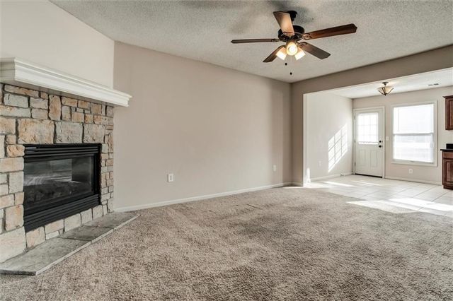 813 E 167th Court, Gardner, KS 66030