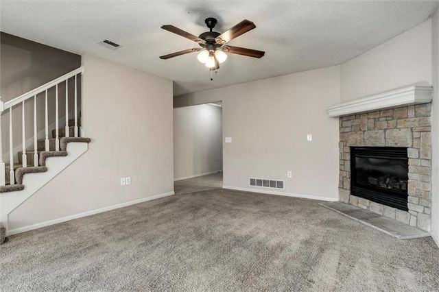 813 E 167th Court, Gardner, KS 66030