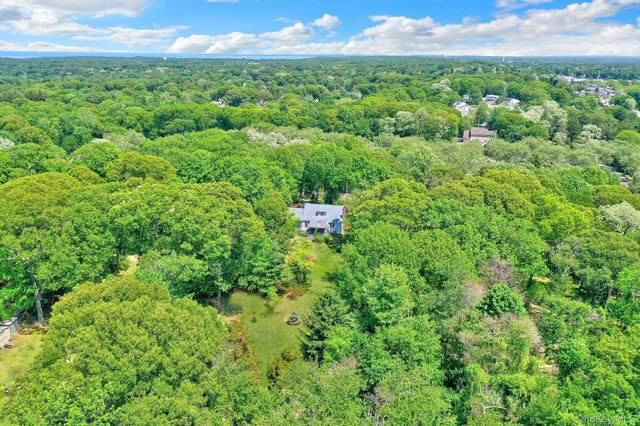 100 Elwood Road, Northport, NY 11768