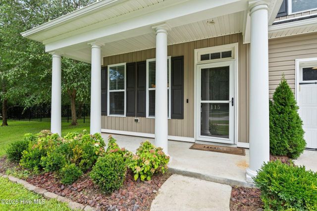 115 Bunchberry Court, Hampstead, NC 28443