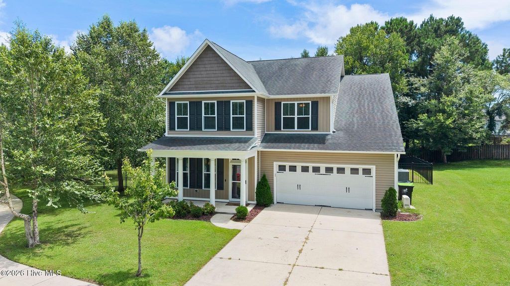 115 Bunchberry Court, Hampstead, NC 28443