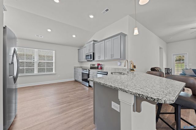 6122 Feather Way SE, Owens Cross Roads, AL 35763