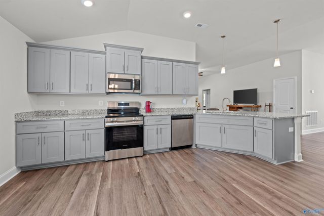 6122 Feather Way SE, Owens Cross Roads, AL 35763