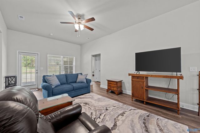 6122 Feather Way SE, Owens Cross Roads, AL 35763