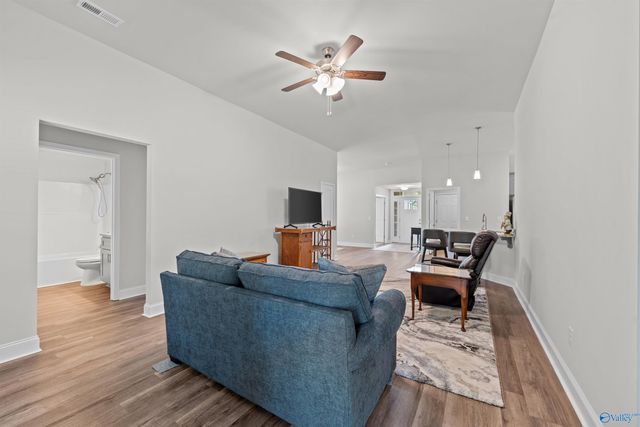 6122 Feather Way SE, Owens Cross Roads, AL 35763