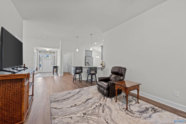 6122 Feather Way SE, Owens Cross Roads, AL 35763