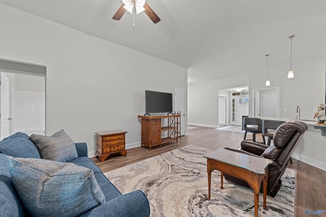 6122 Feather Way SE, Owens Cross Roads, AL 35763