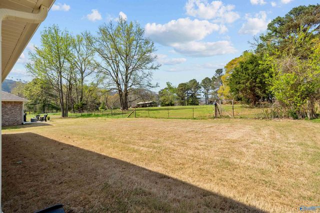 6122 Feather Way SE, Owens Cross Roads, AL 35763