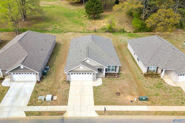 6122 Feather Way SE, Owens Cross Roads, AL 35763