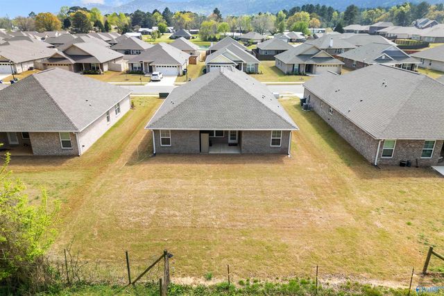 6122 Feather Way SE, Owens Cross Roads, AL 35763