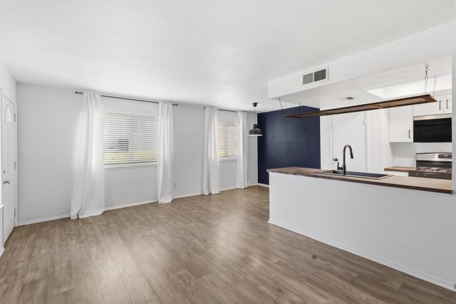 72532 Edgehill Drive 2, Palm Desert, CA 92260