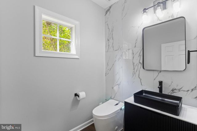 42294 IRON BIT PL, Chantilly, VA 20152