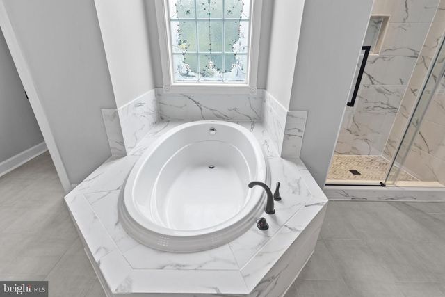 42294 IRON BIT PL, Chantilly, VA 20152