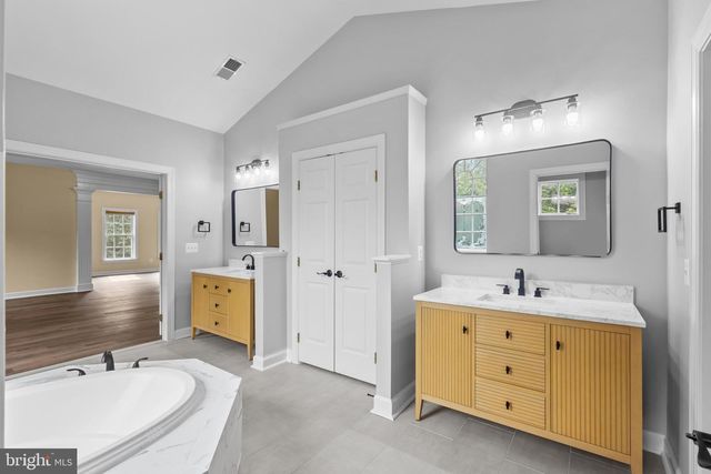 42294 IRON BIT PL, Chantilly, VA 20152