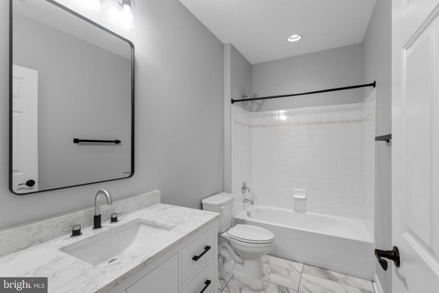 42294 IRON BIT PL, Chantilly, VA 20152