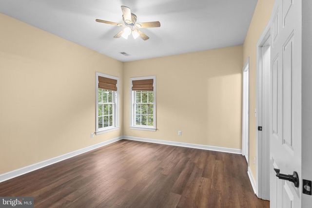 42294 IRON BIT PL, Chantilly, VA 20152