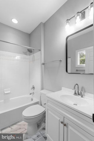 42294 IRON BIT PL, Chantilly, VA 20152