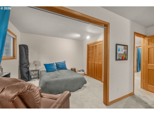 3820 KENTHORPE Way, West Linn, OR 97068