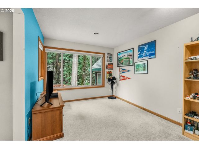 3820 KENTHORPE Way, West Linn, OR 97068