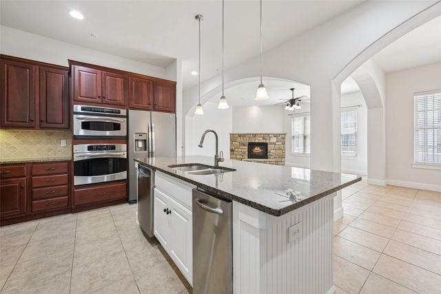 610 Via Ravello 201, Irving, TX 75039