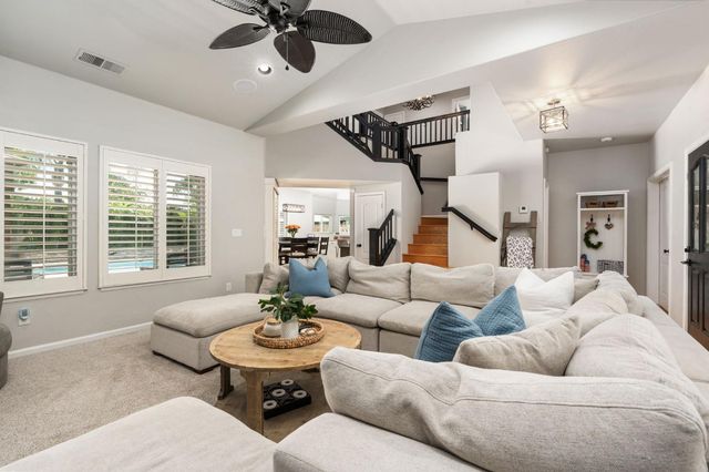 9568 N Ann Avenue, Fresno, CA 93720