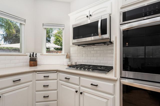 9568 N Ann Avenue, Fresno, CA 93720