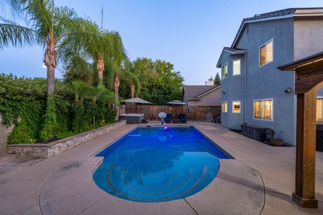 9568 N Ann Avenue, Fresno, CA 93720