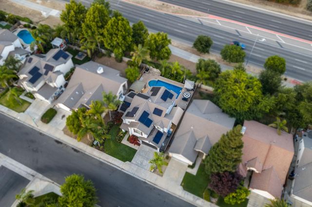 9568 N Ann Avenue, Fresno, CA 93720