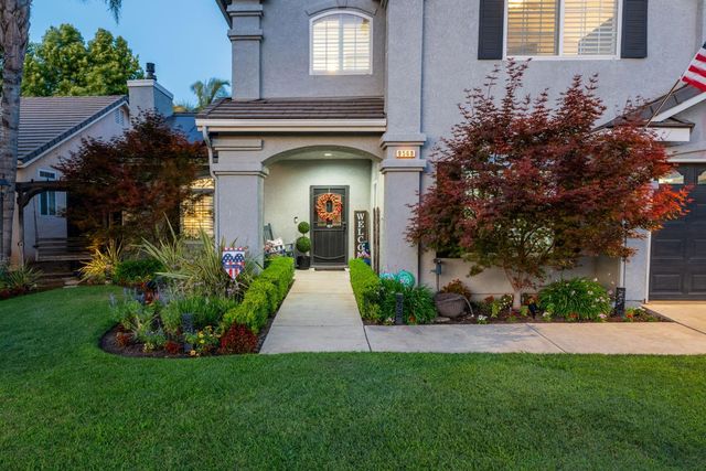 9568 N Ann Avenue, Fresno, CA 93720