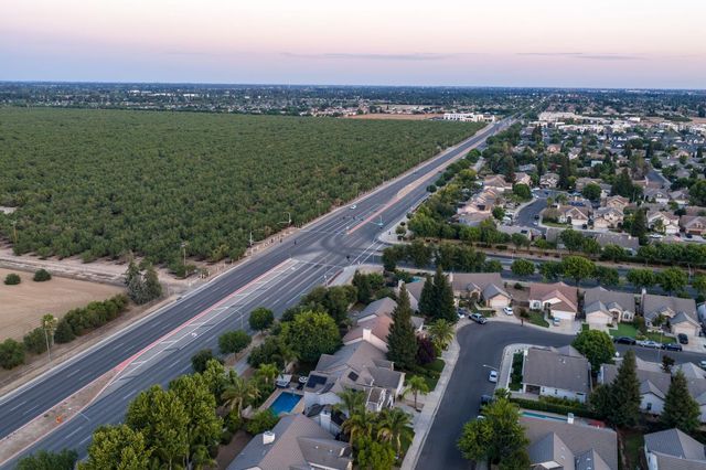 9568 N Ann Avenue, Fresno, CA 93720