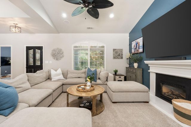 9568 N Ann Avenue, Fresno, CA 93720