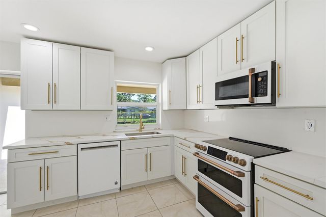 1430 NW 73rd Avenue NW, Plantation, FL 33313