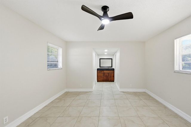 1430 NW 73rd Avenue NW, Plantation, FL 33313
