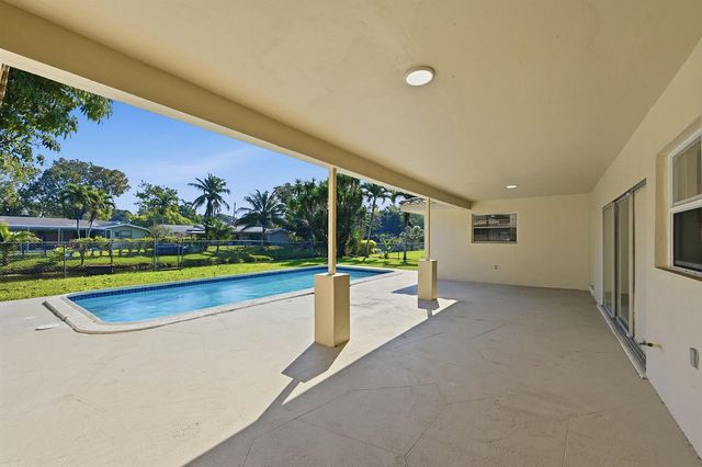 1430 NW 73rd Avenue NW, Plantation, FL 33313