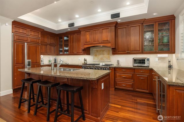 725 Harvard Avenue E, Seattle, WA 98102