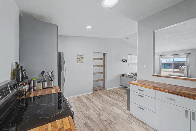 2025 E Howe Avenue, Tempe, AZ 85281