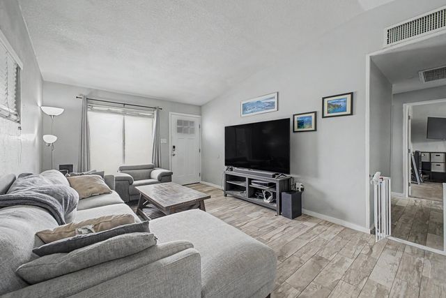 2025 E Howe Avenue, Tempe, AZ 85281