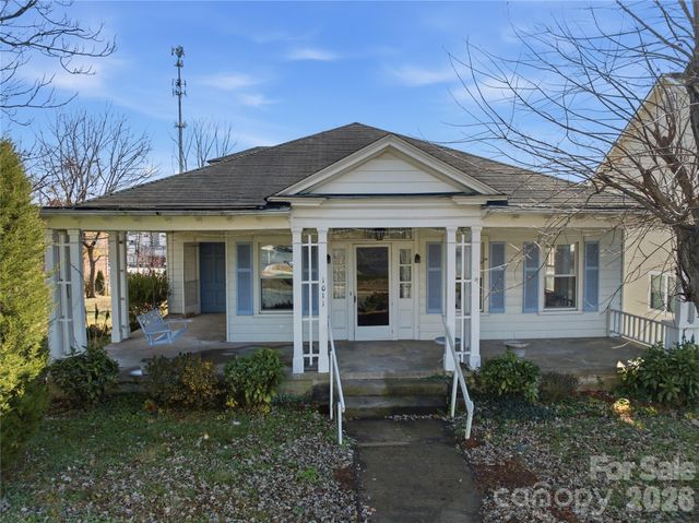1011 Ashe Avenue NW, Lenoir, NC 28645