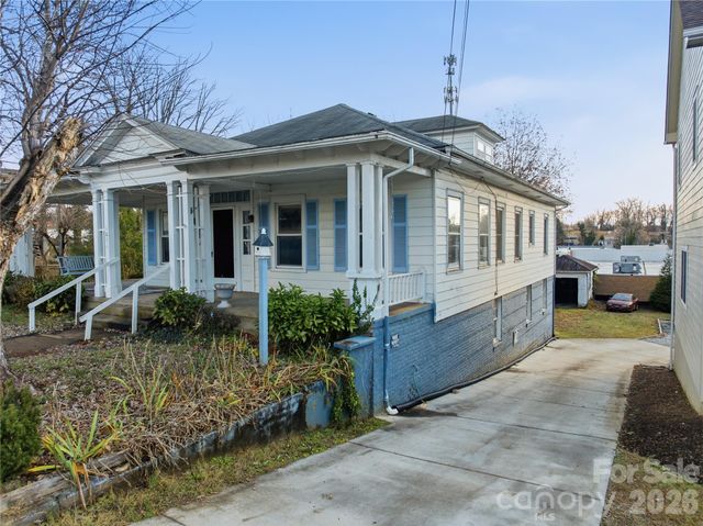 1011 Ashe Avenue NW, Lenoir, NC 28645