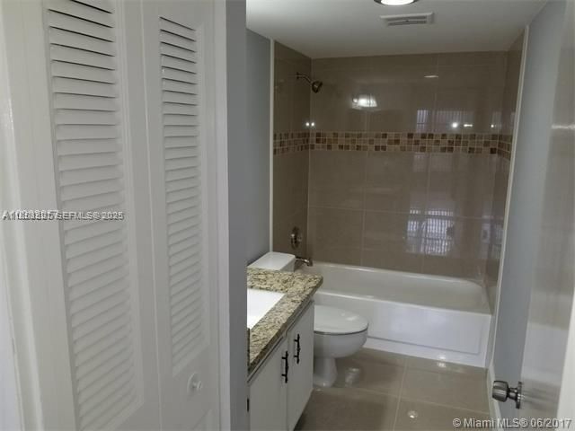 4160 Inverrary Drive 505, Lauderhill, FL 33319