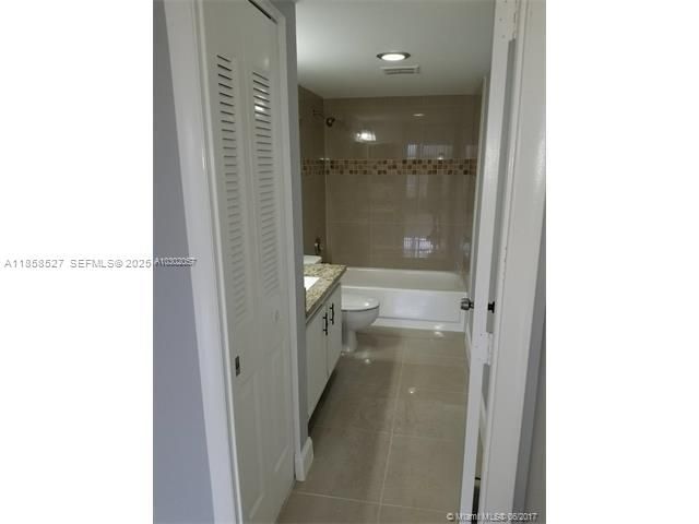 4160 Inverrary Drive 505, Lauderhill, FL 33319