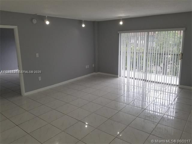 4160 Inverrary Drive 505, Lauderhill, FL 33319