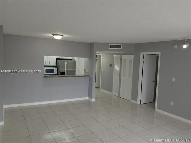 4160 Inverrary Drive 505, Lauderhill, FL 33319