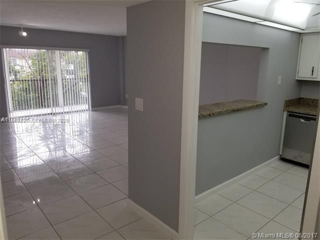 4160 Inverrary Drive 505, Lauderhill, FL 33319
