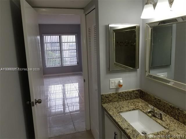 4160 Inverrary Drive 505, Lauderhill, FL 33319