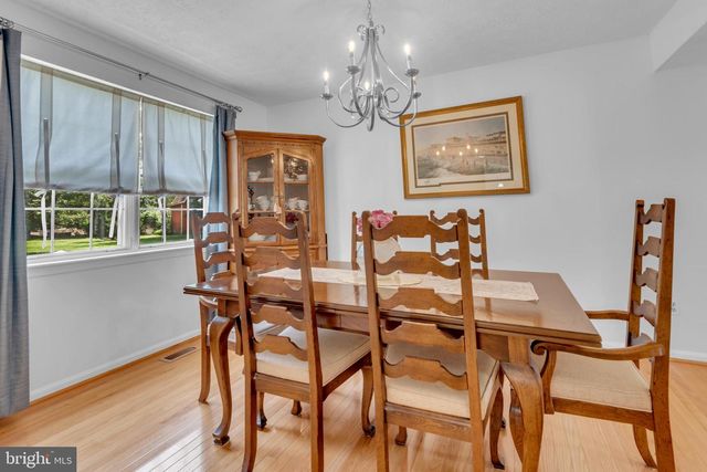 8328 SAIL CT, Pasadena, MD 21122