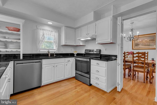8328 SAIL CT, Pasadena, MD 21122