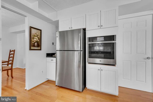 8328 SAIL CT, Pasadena, MD 21122