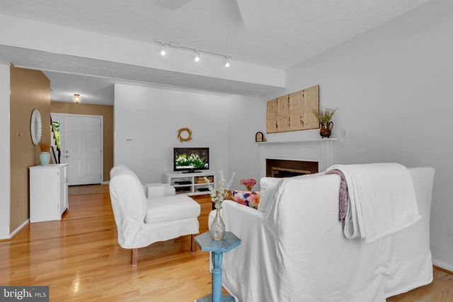 8328 SAIL CT, Pasadena, MD 21122