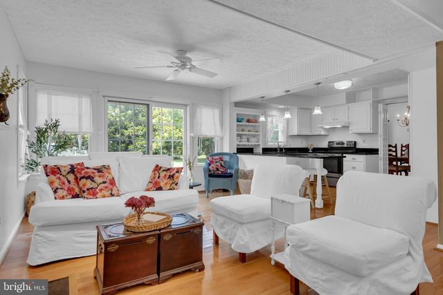 8328 SAIL CT, Pasadena, MD 21122